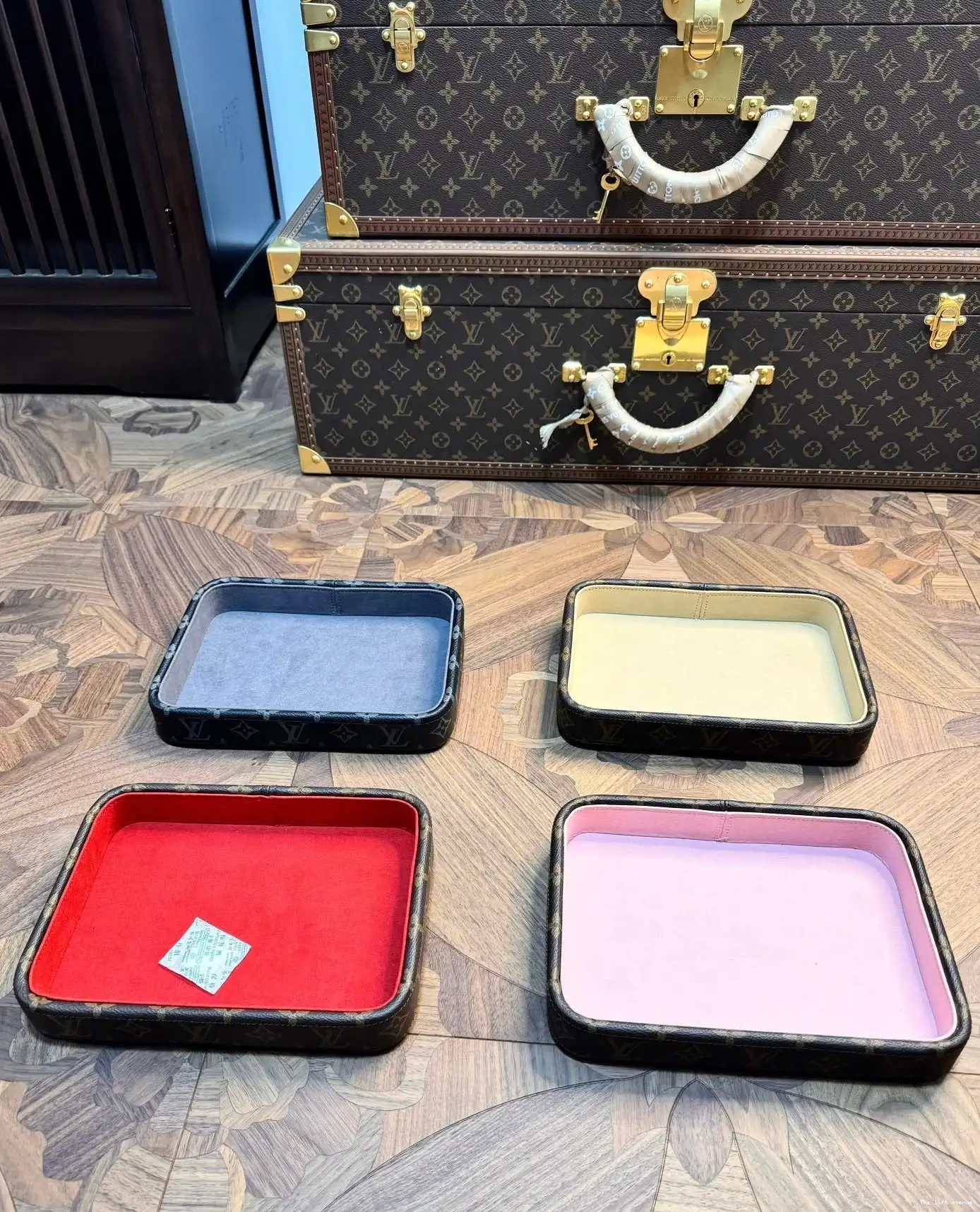 LV VALET TRAY CUSTOM 0522